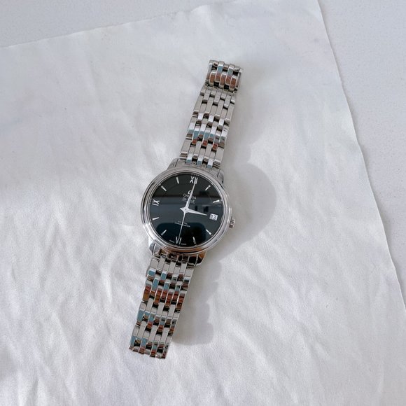 UPDATED PICTURES :) 99% NEW OMEGA DE VILLE LADIES WATCH - Picture 8 of 9